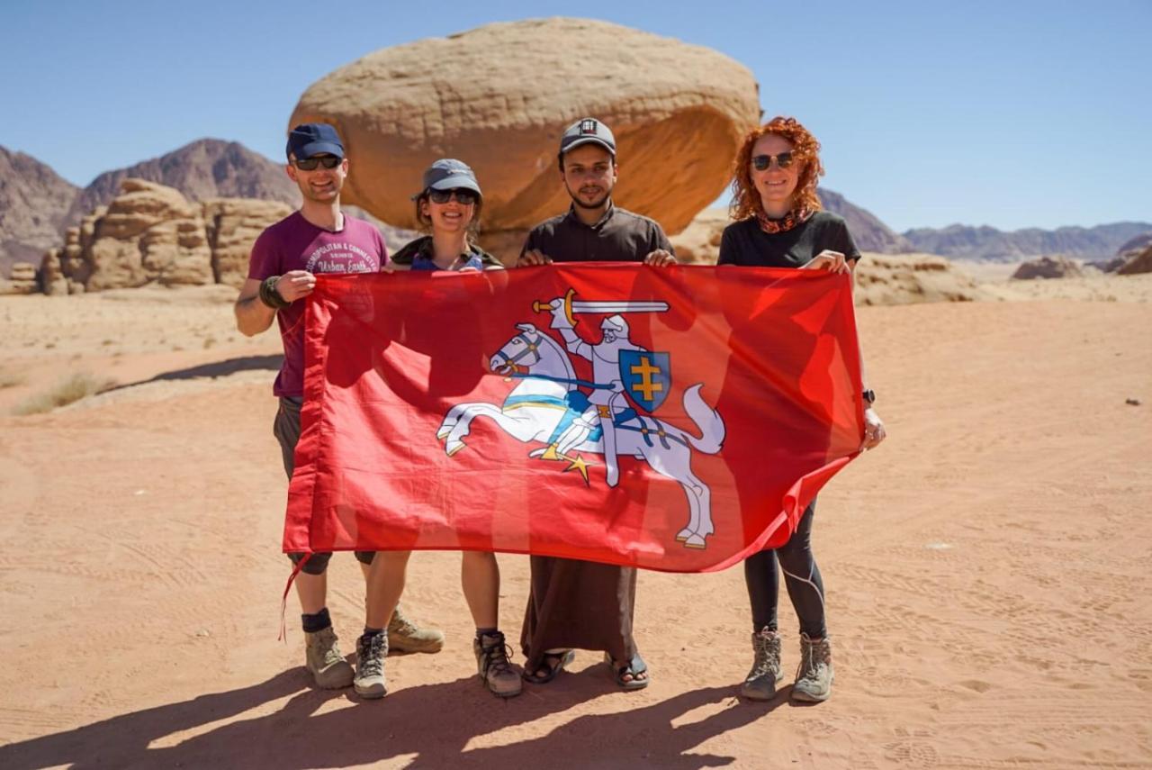 Wadi Rum Desert Secret Camp วาดิรัม ภายนอก รูปภาพ