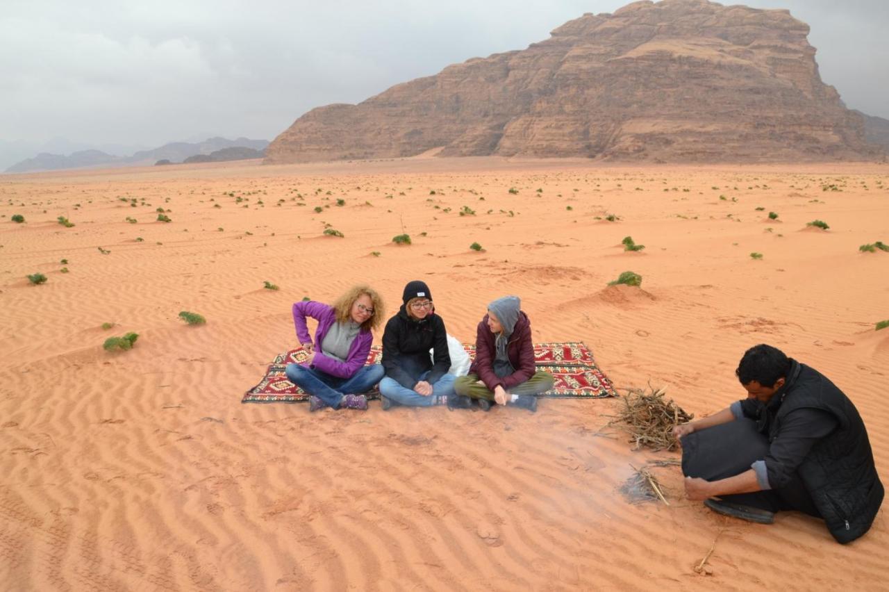 Wadi Rum Desert Secret Camp วาดิรัม ภายนอก รูปภาพ