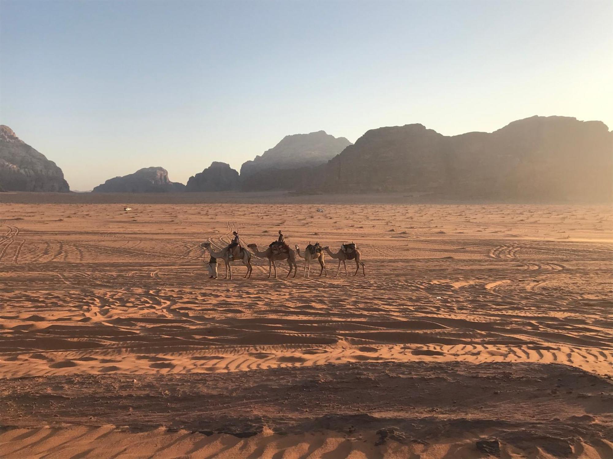 Wadi Rum Desert Secret Camp วาดิรัม ภายนอก รูปภาพ