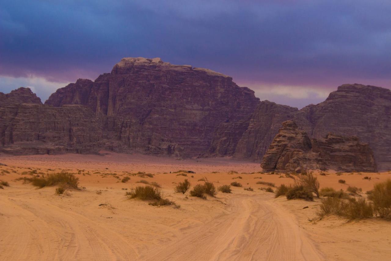 Wadi Rum Desert Secret Camp วาดิรัม ภายนอก รูปภาพ